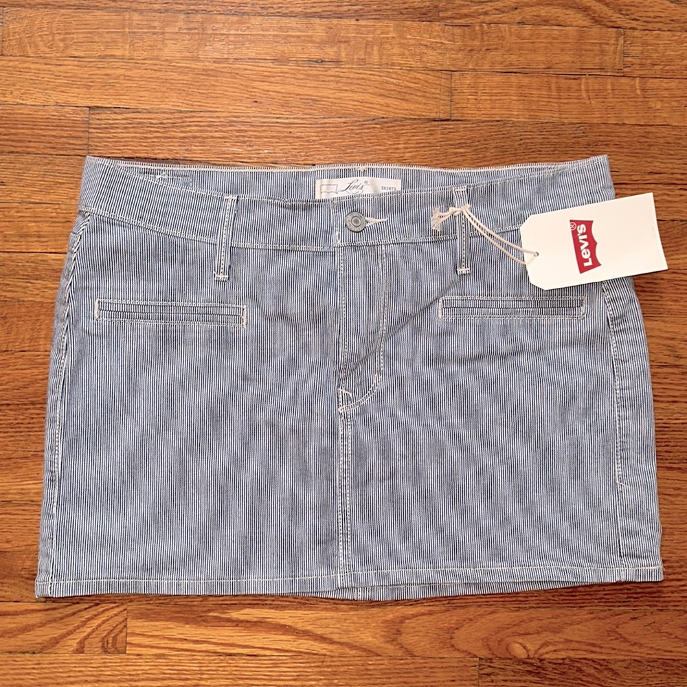 NWT! Women’s Levi’s Jean Skirt